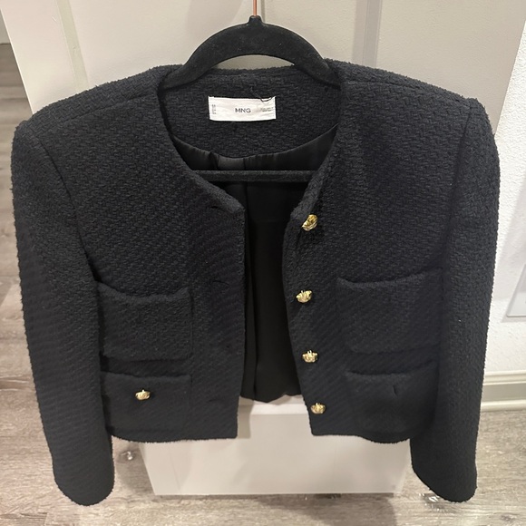 Old money Cotton Blend Tweed Jacket black with gold buttons

 Lady jacket Mango - Picture 9 of 15
